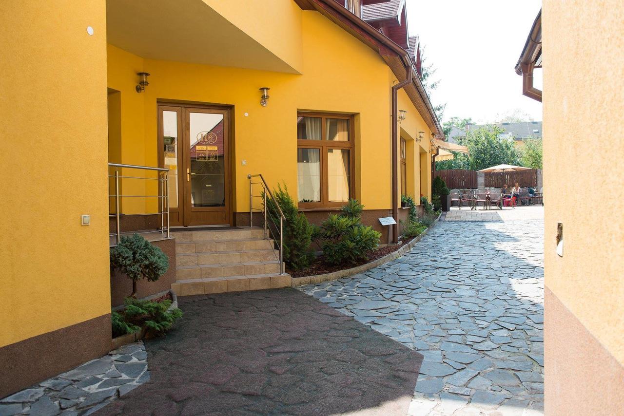 Hotel Clavis Lucenec Exterior photo